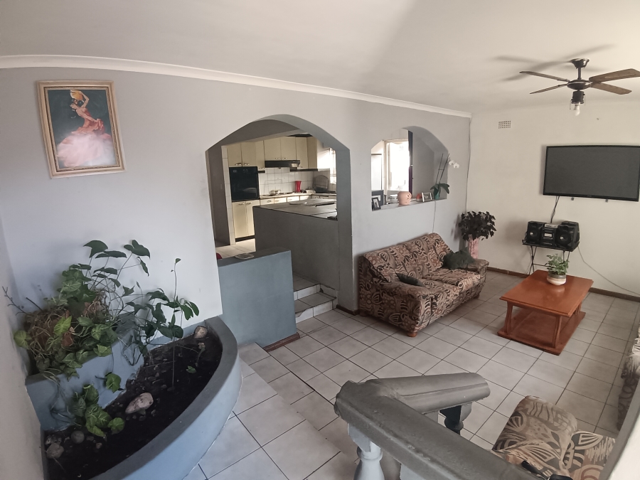 2 Bedroom Property for Sale in New Woodlands Western Cape